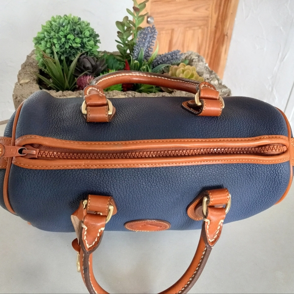 Dooney & Bourke, R28 AF, Boston Bag in Airforce Blue!!! - Picture 9 of 13
